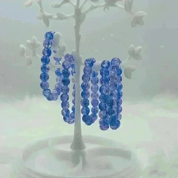 Periwinkle Gradient Blue Beaded Bracelet - Picture 1 of 5